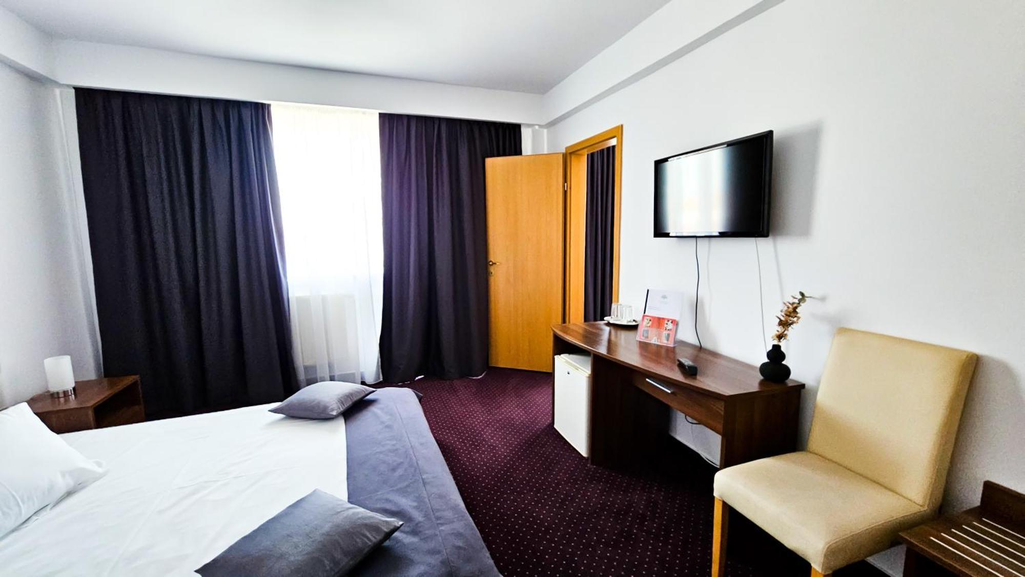 Hotel Eden Сибиу Экстерьер фото