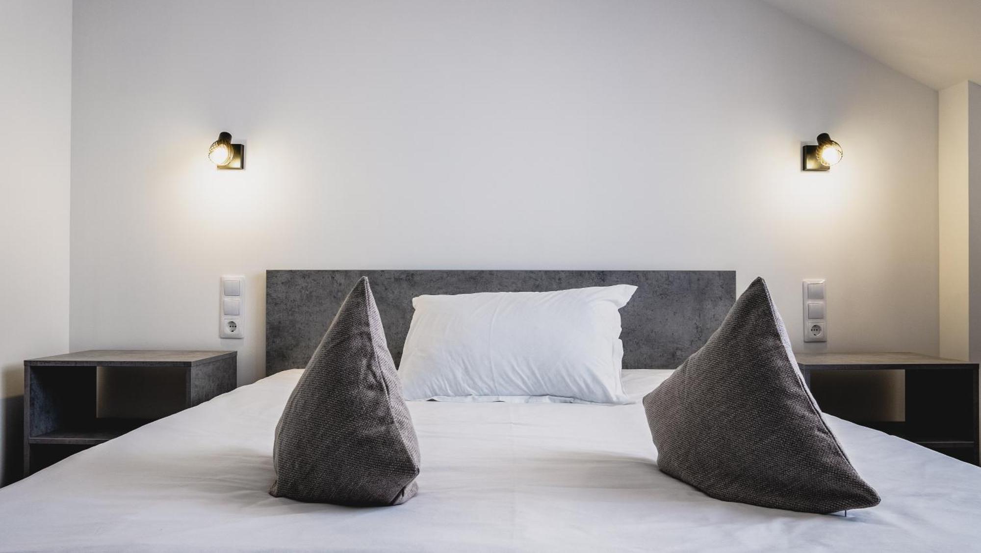 Hotel Eden Сибиу Экстерьер фото