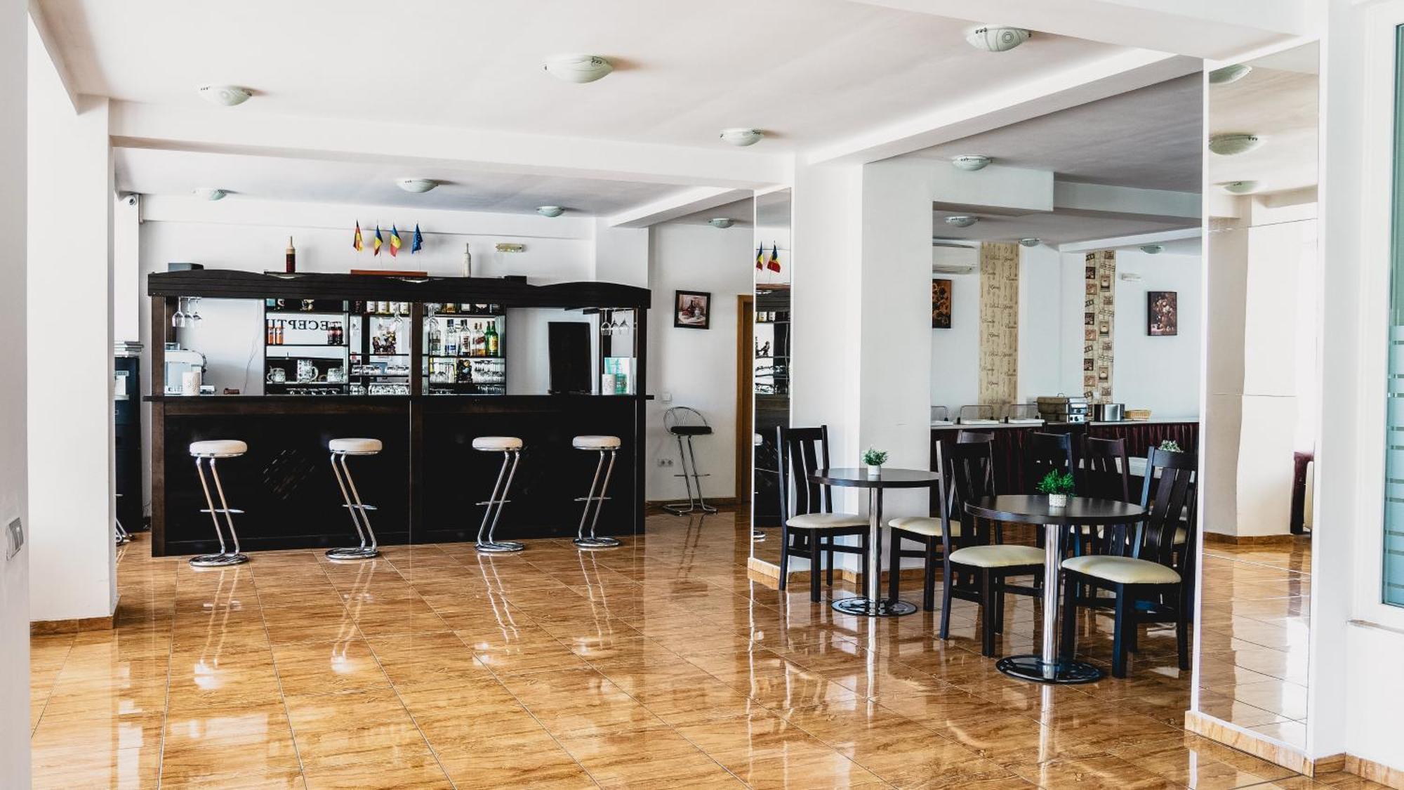 Hotel Eden Сибиу Экстерьер фото