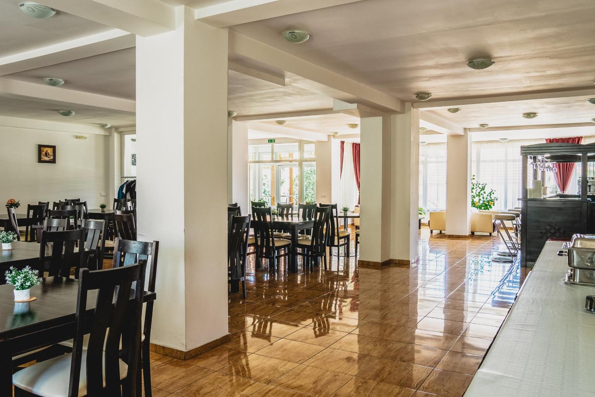 Hotel Eden Сибиу Экстерьер фото