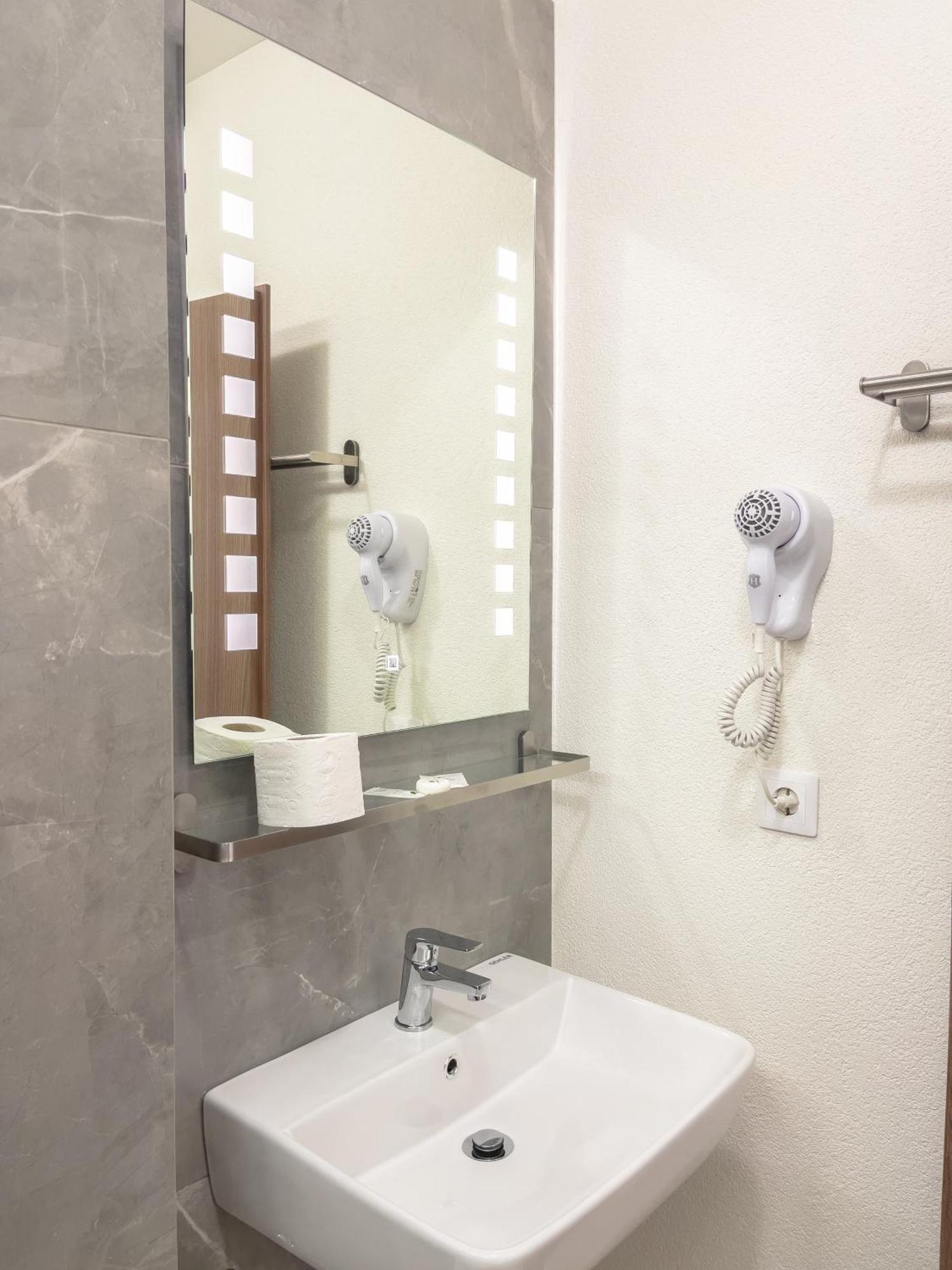 Hotel Eden Сибиу Экстерьер фото
