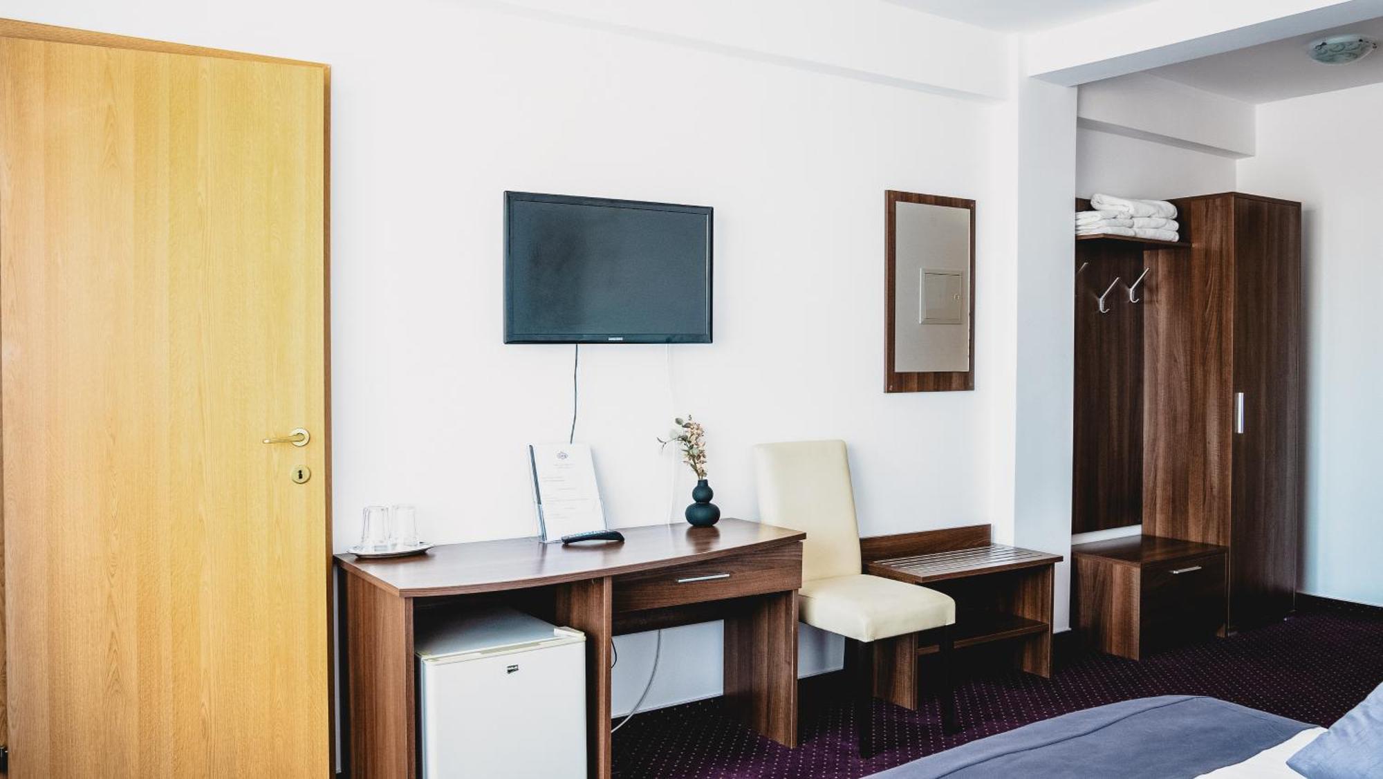 Hotel Eden Сибиу Экстерьер фото