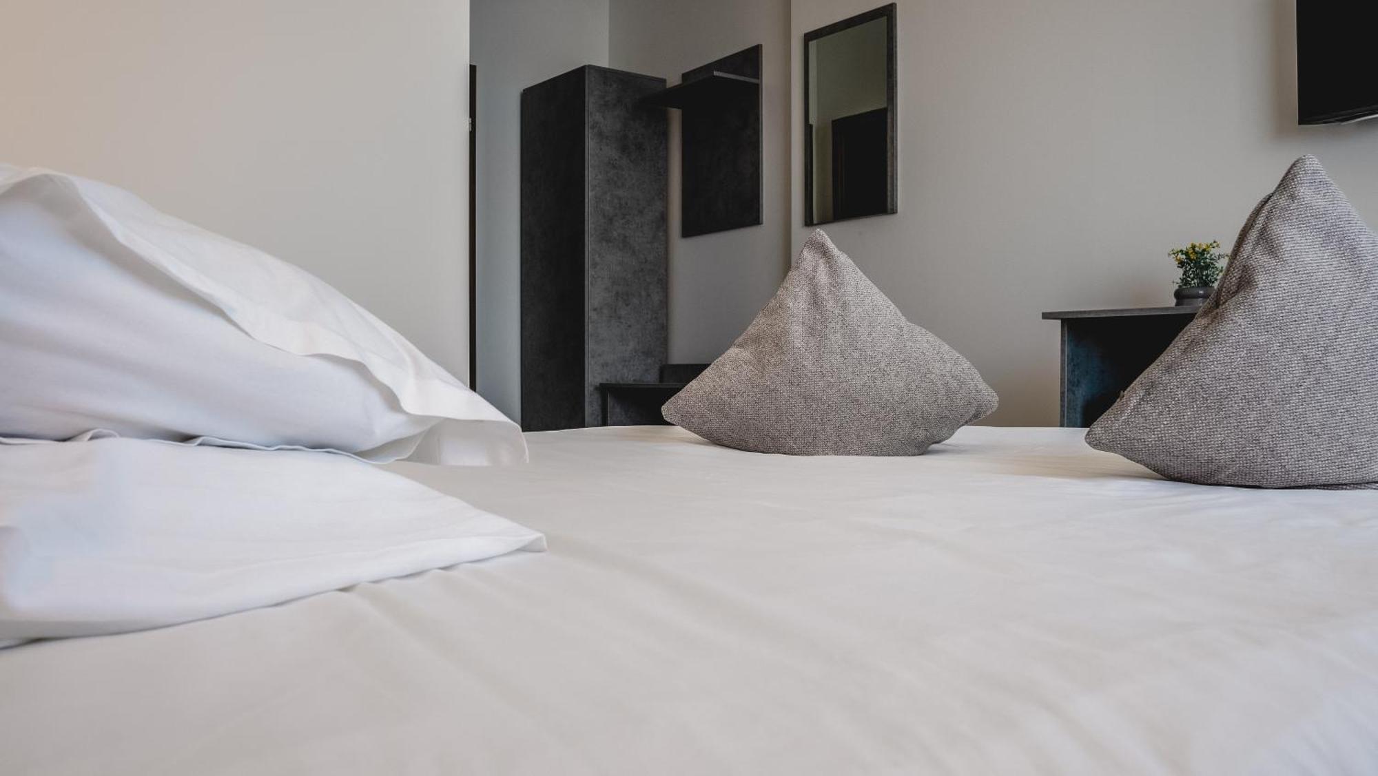 Hotel Eden Сибиу Экстерьер фото