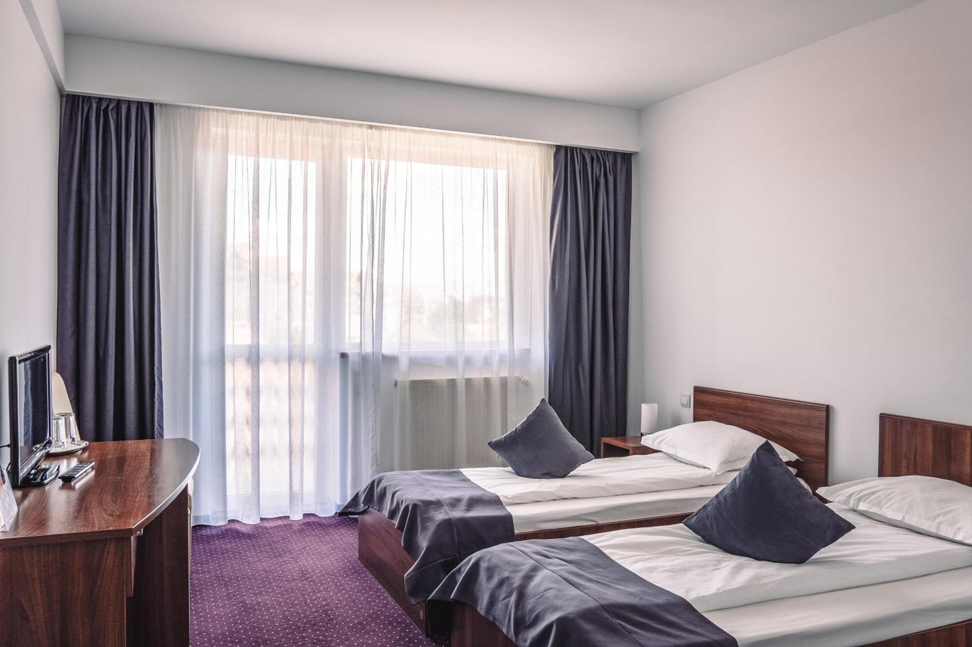 Hotel Eden Сибиу Экстерьер фото