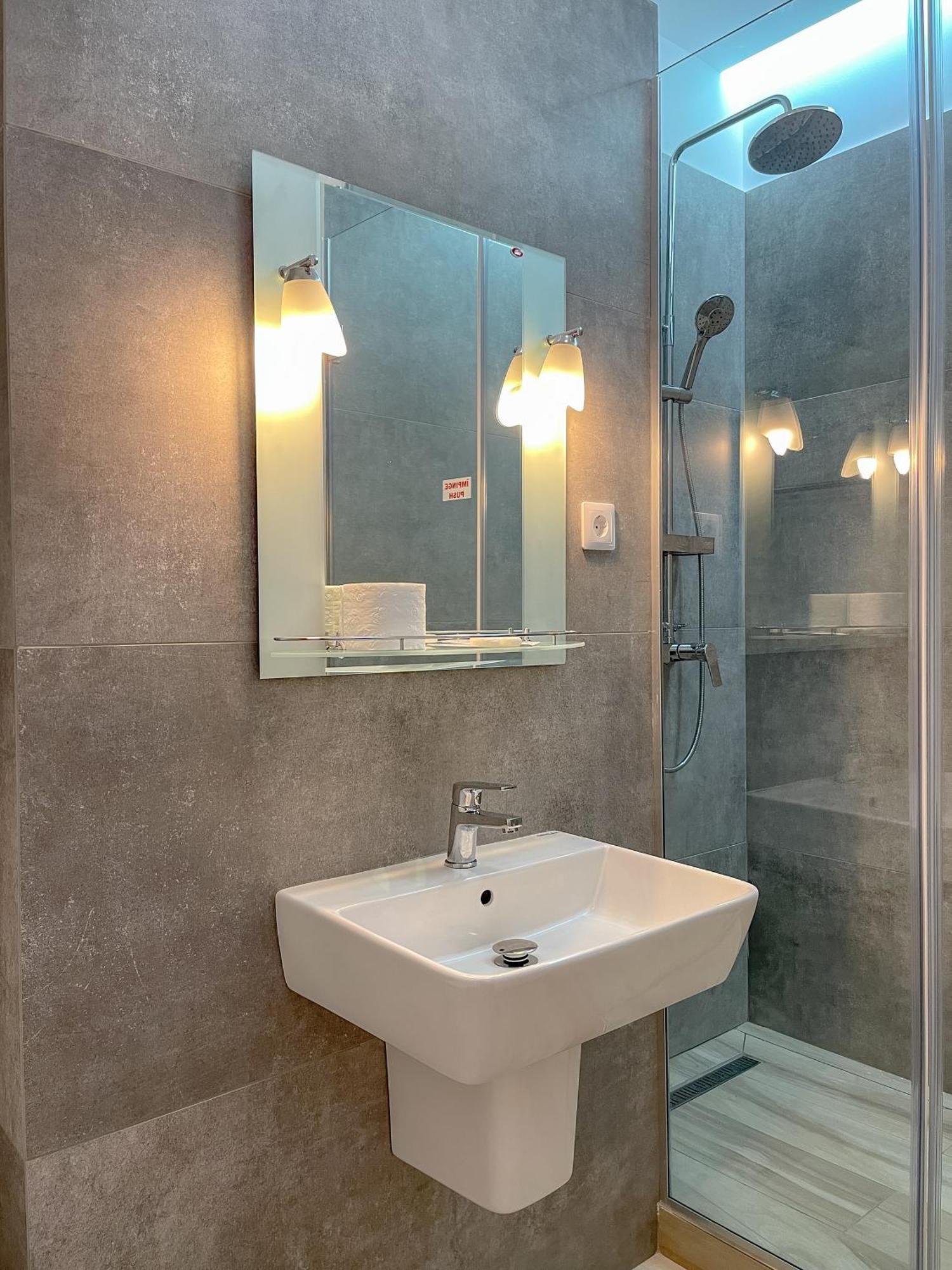 Hotel Eden Сибиу Экстерьер фото